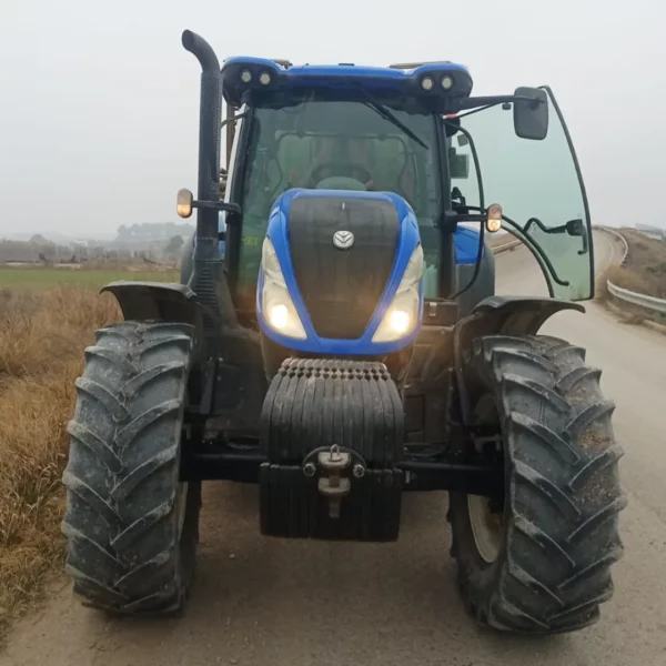 NEW HOLLAND T6