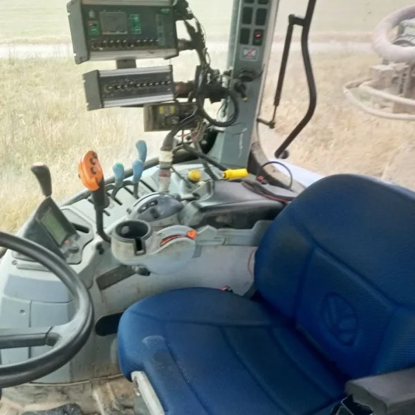 NEW HOLLAND T6